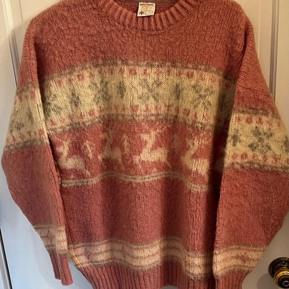 Size medium wool sweater made in Iceland. PRICE DROP! And a free sweater stone! - Picture 1 of 1